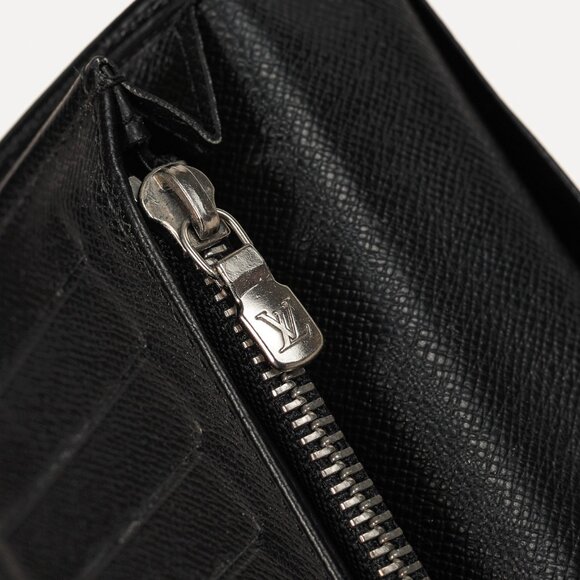 Louis Vuitton Brazza Black Epi Leather Wallet - Picture 7 of 9